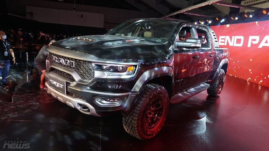 Jeep khai trương showroom 3S lớn nhất Việt Nam Jeep khai trương showroom 3S lớn nhất Việt Nam