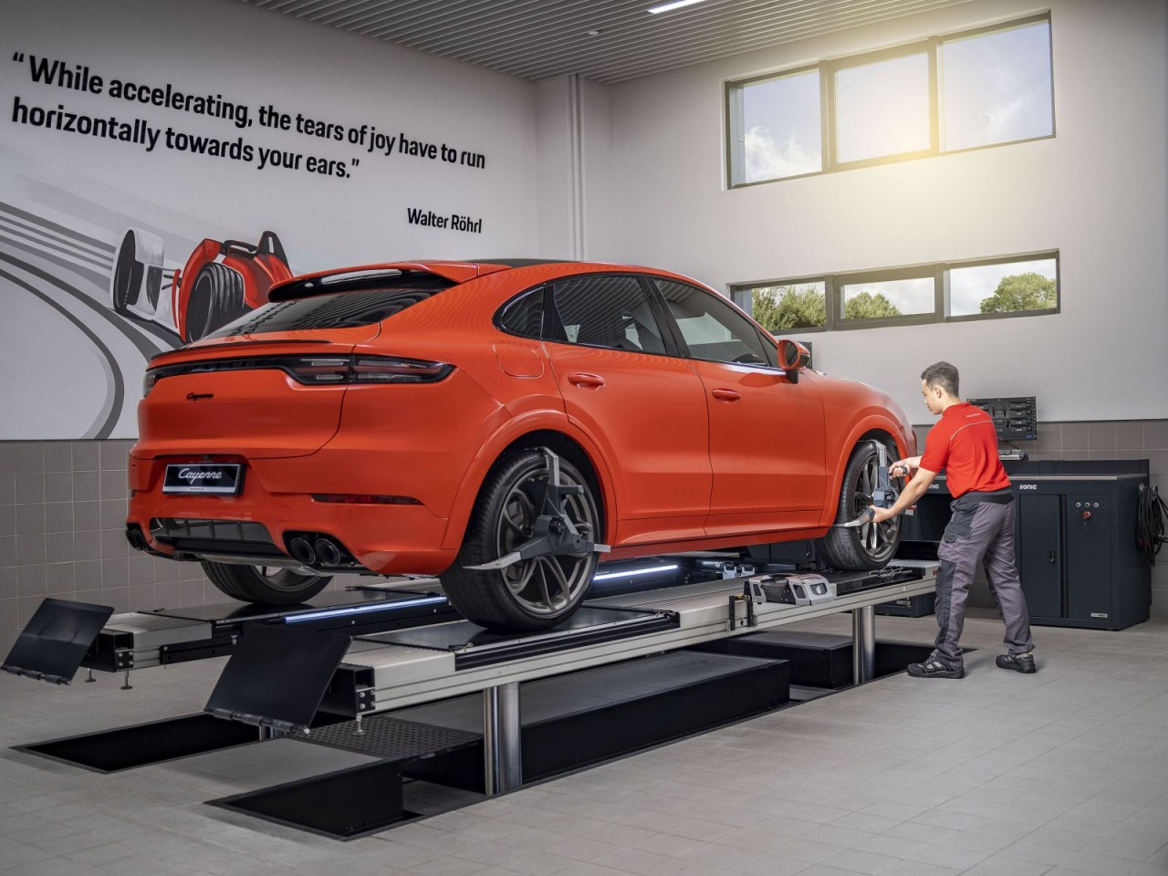Trải nghiệm không gian đầy mới lạ tại trung tâm Porsche Sài Gòn Trải nghiệm không gian đầy mới lạ tại trung tâm Porsche Sài Gòn
