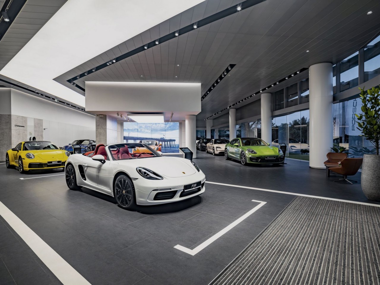 Trải nghiệm không gian đầy mới lạ tại trung tâm Porsche Sài Gòn Trải nghiệm không gian đầy mới lạ tại trung tâm Porsche Sài Gòn