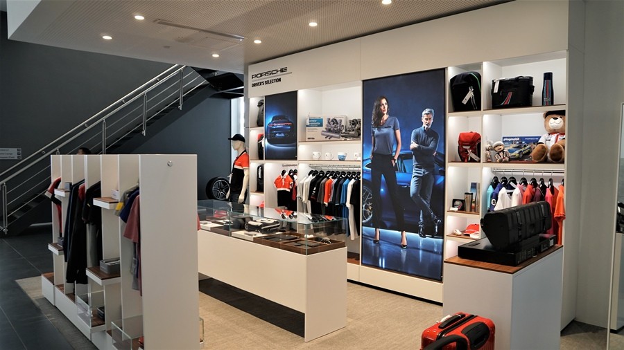 Trải nghiệm không gian đầy mới lạ tại trung tâm Porsche Sài Gòn Trải nghiệm không gian đầy mới lạ tại trung tâm Porsche Sài Gòn