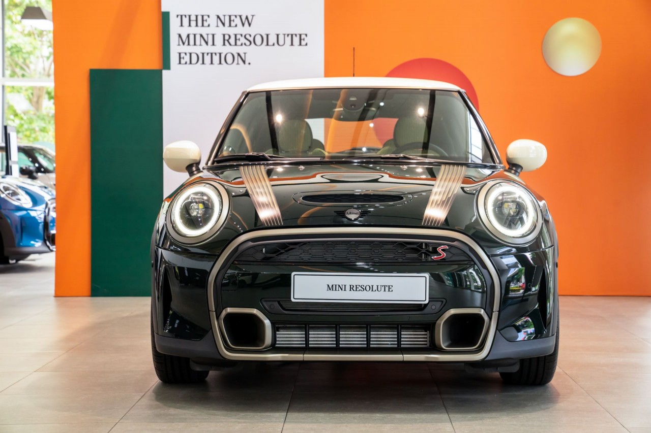 Mini Cooper S 3 Cửa Resolute Edition về Việt Nam với giá 2,3 tỉ đồng Mini Cooper S 3 Cửa Resolute Edition về Việt Nam với giá 2,3 tỉ đồng