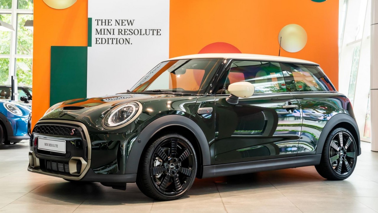 Mini Cooper S 3 Cửa Resolute Edition về Việt Nam với giá 2,3 tỉ đồng Mini Cooper S 3 Cửa Resolute Edition về Việt Nam với giá 2,3 tỉ đồng
