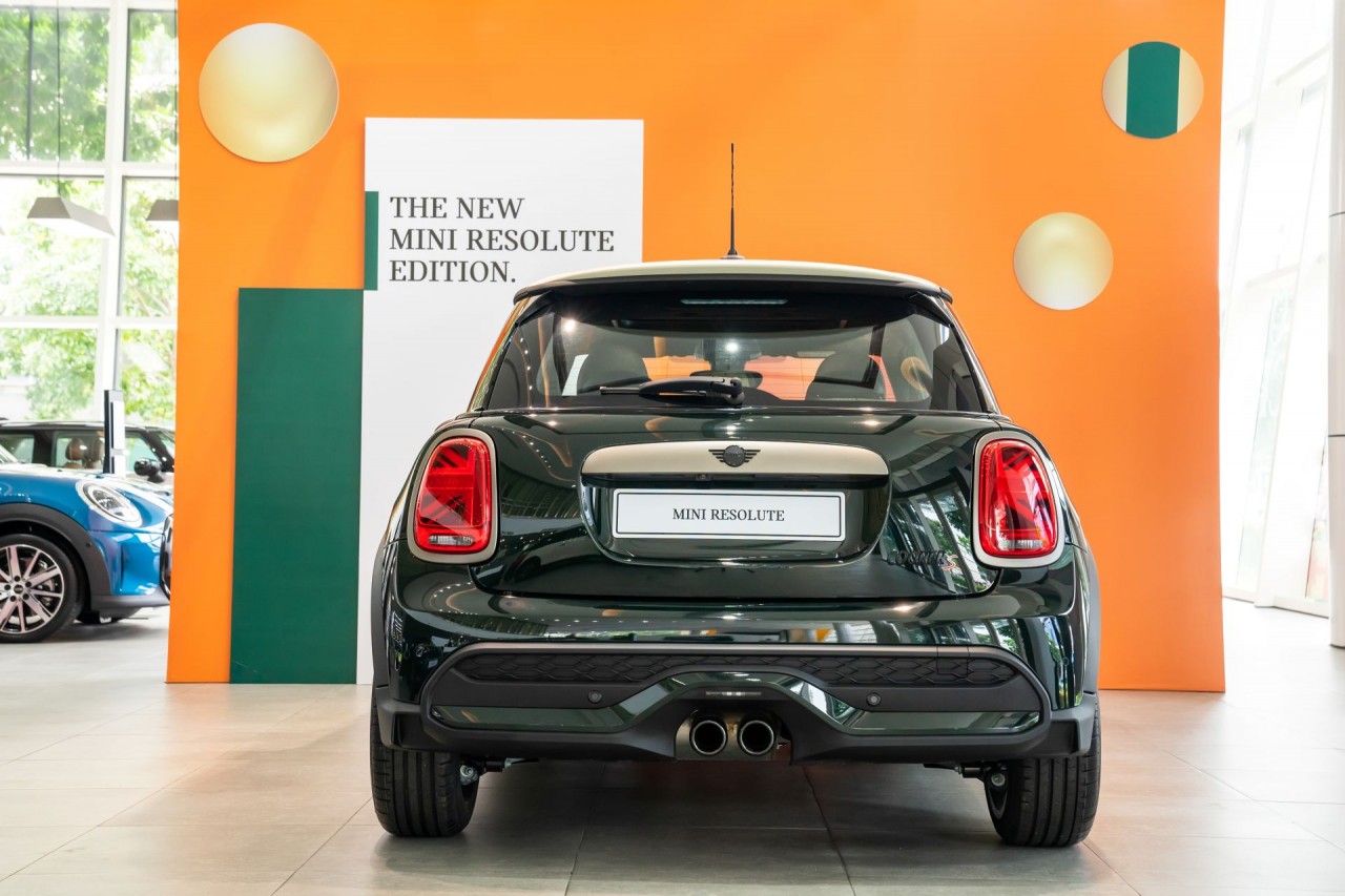 Mini Cooper S 3 Cửa Resolute Edition về Việt Nam với giá 2,3 tỉ đồng Mini Cooper S 3 Cửa Resolute Edition về Việt Nam với giá 2,3 tỉ đồng