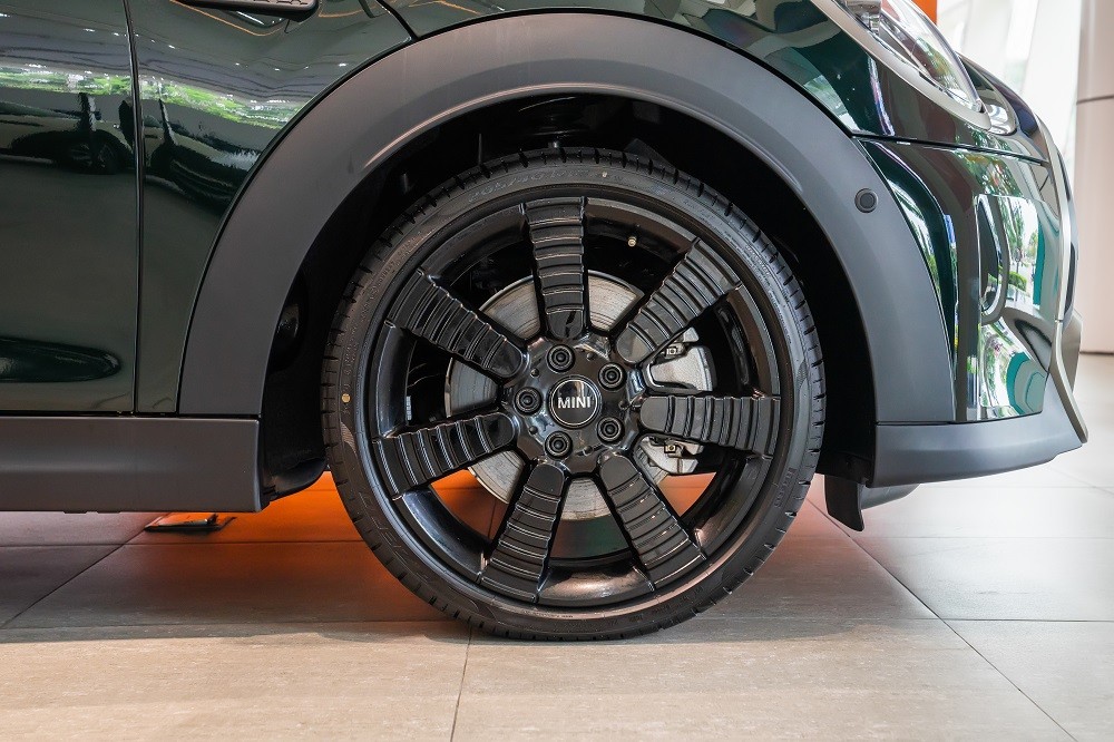 Mini Cooper S 3 Cửa Resolute Edition về Việt Nam với giá 2,3 tỉ đồng Mini Cooper S 3 Cửa Resolute Edition về Việt Nam với giá 2,3 tỉ đồng