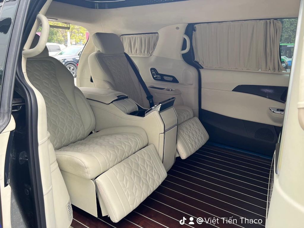 Kia Carnival Royal 2023 về đại lý với giá 2,679 tỷ đồng Kia Carnival Royal 2023 về đại lý với giá 2,679 tỷ đồng
