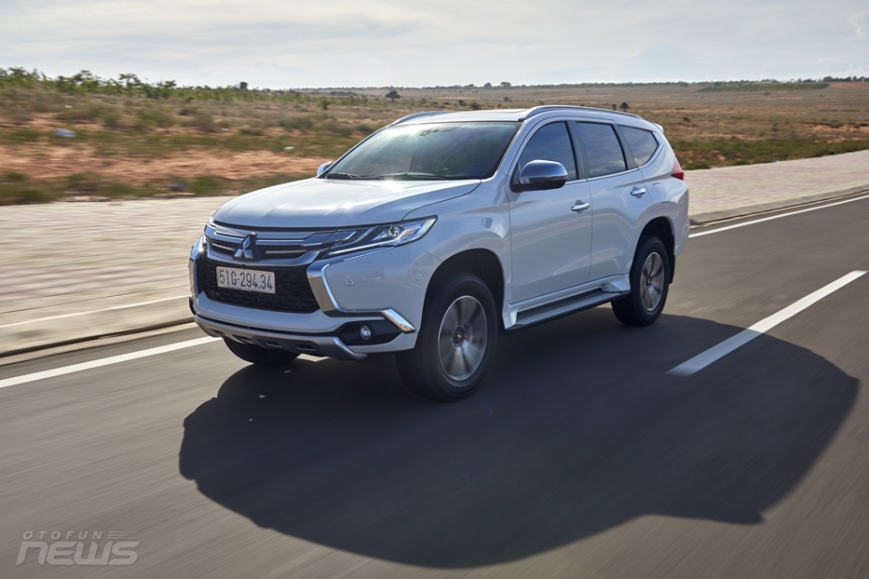 "Trên tay" Mitsubishi Pajero Sport 2017 hoàn toàn mới tren tay mitsubishi pajero sport 2017 hoan toan moi