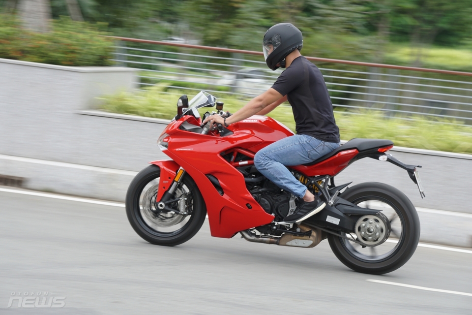 ducati supersport khong danh cho ke yeu tim