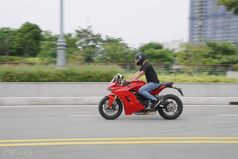 ducati supersport khong danh cho ke yeu tim