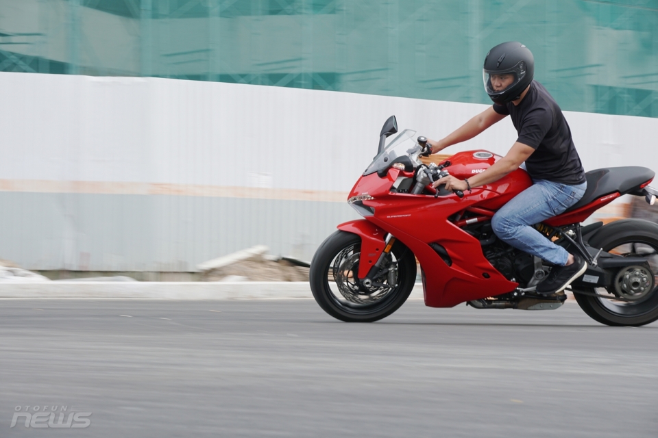 ducati supersport khong danh cho ke yeu tim