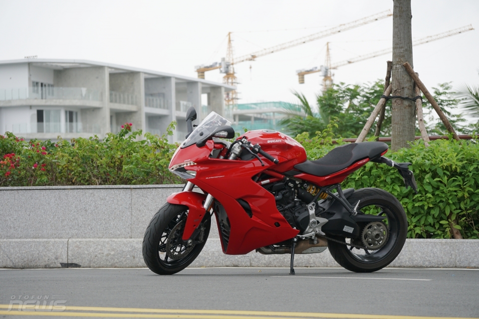 ducati supersport khong danh cho ke yeu tim