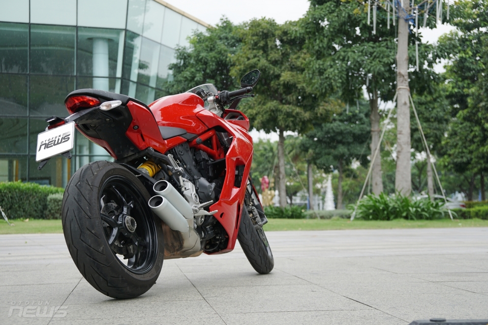 ducati supersport khong danh cho ke yeu tim
