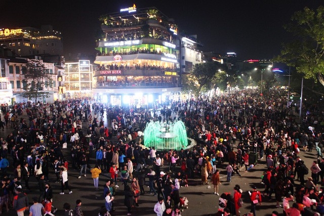 Hà Nội: Không tổ chức phố đi bộ dịp Tết Nguyên đán Mậu Tuất ha noi khong to chuc pho di bo dip tet nguyen dan mau tuat