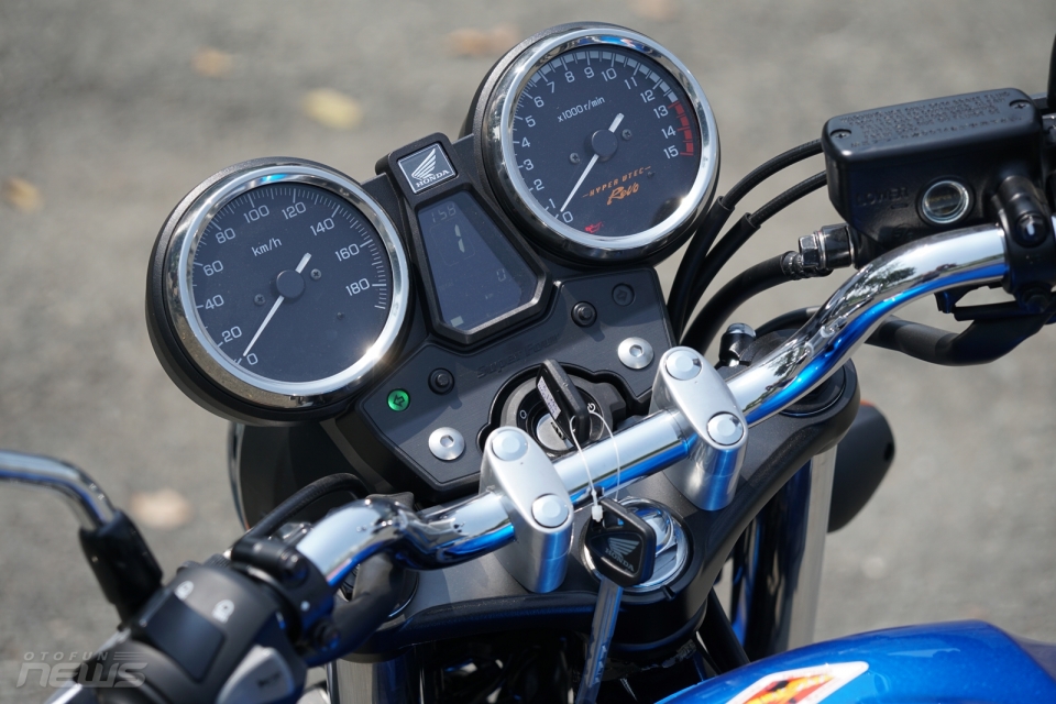Cận cảnh Honda CB400SF: Thiết kế gọn gàng, phù hợp nhiều độ tuổi và dễ vận hành can canh honda cb400sf thiet ke gon gang phu hop nhieu do tuoi va de van hanh