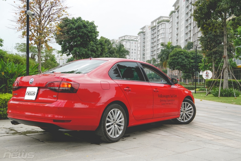 trai nghiem nhanh volkswagen jetta dam chac nhung cach am chua tot