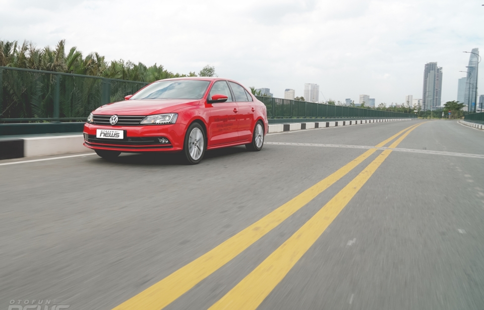 trai nghiem nhanh volkswagen jetta dam chac nhung cach am chua tot