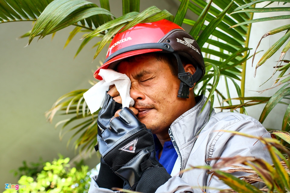 Người dân lỉnh kỉnh trở về TP Hồ Chí Minh dưới cái nắng 35 độ C nguoi dan linh kinh tro ve tp ho chi minh duoi cai nang 35 do c