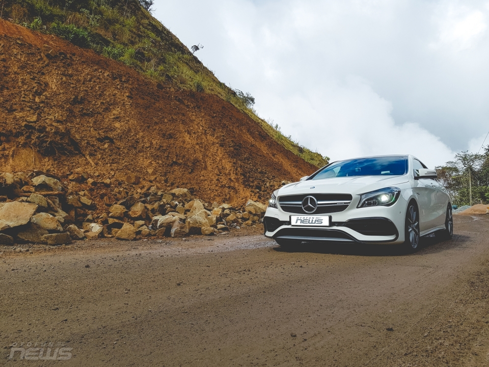 Lên núi xuống biển cùng Mercedes-Benz CLA 45 AMG len nui xuong bien cung mercedes benz cla 45 amg