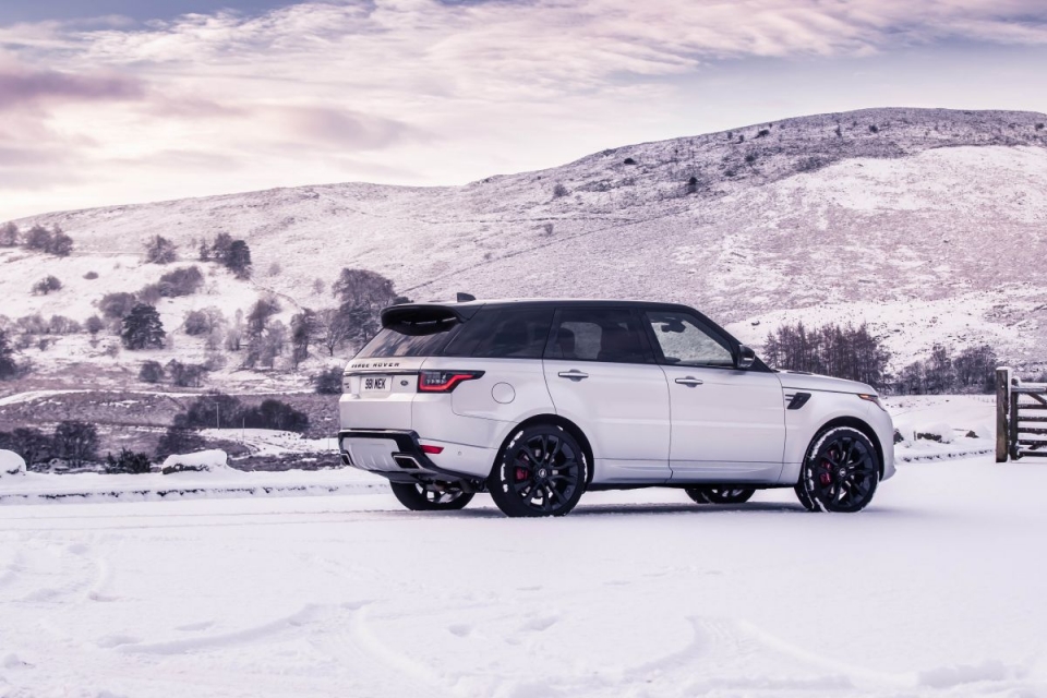 Range Rover Sport HST trang bị động cơ hoàn toàn mới 400 mã lực range rover sport hst moi trang bi dong co hoan toan moi 400 ma luc