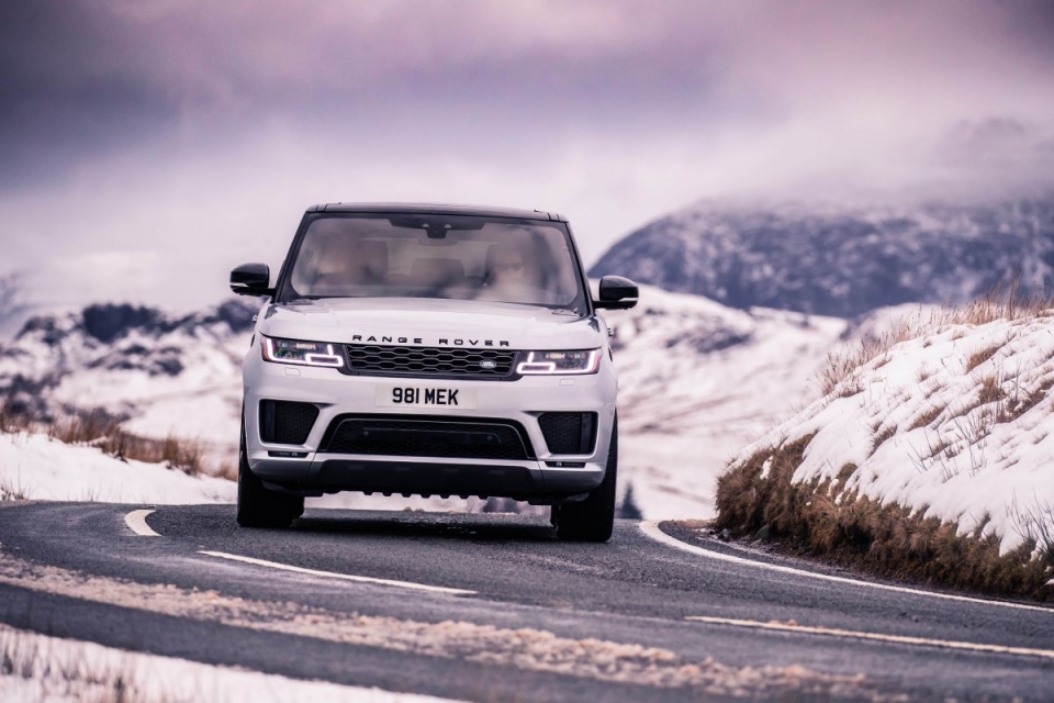 Range Rover Sport HST trang bị động cơ hoàn toàn mới 400 mã lực range rover sport hst moi trang bi dong co hoan toan moi 400 ma luc