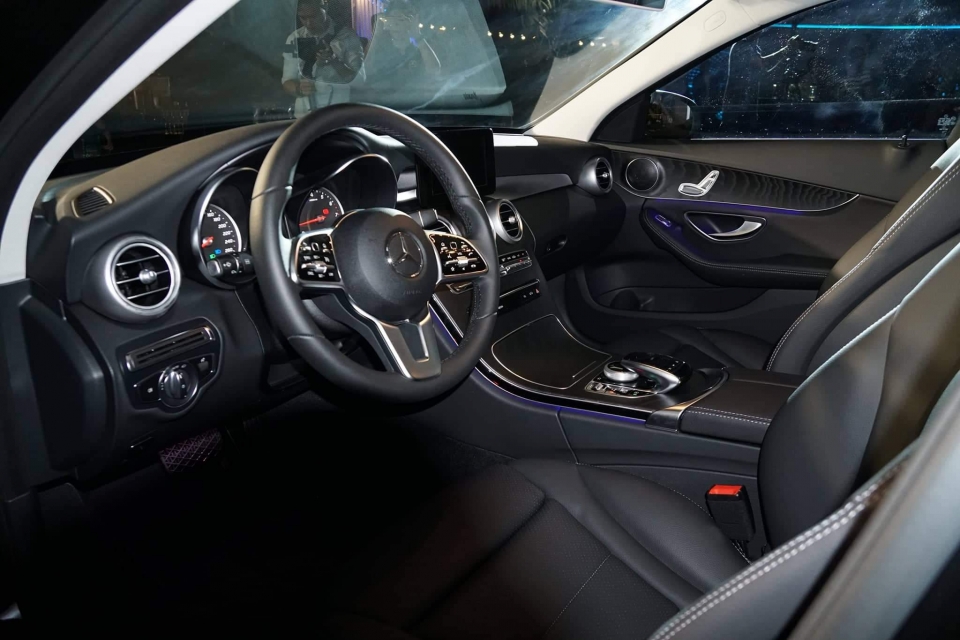 mercesdes benz c class 2019 phien ban nang cap dang gia