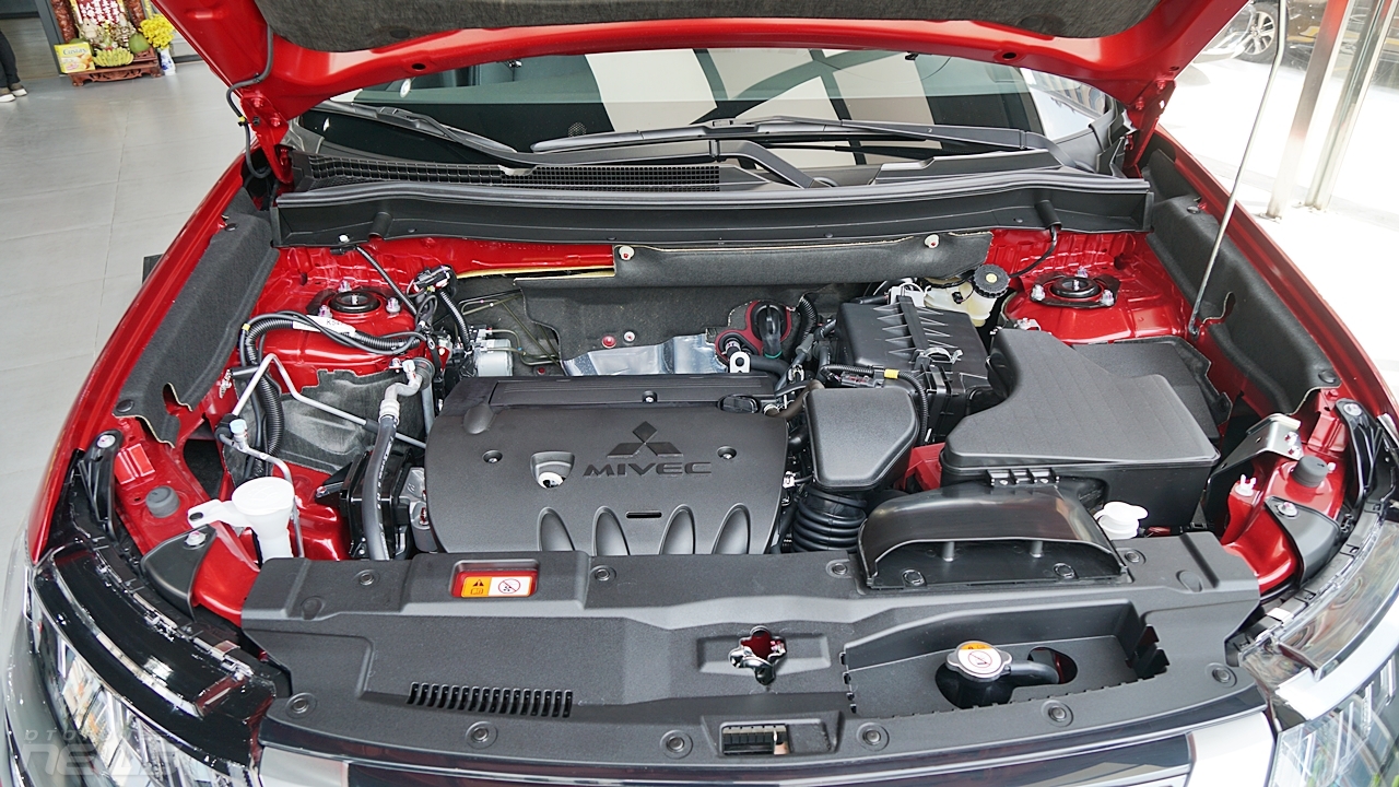 Mitsubishi Outlander 2020 ra mắt tại Việt nam với giá 825 triệu đồng mitsubishi outlander 2020 ra mat tai viet nam voi gia 825 trieu dong
