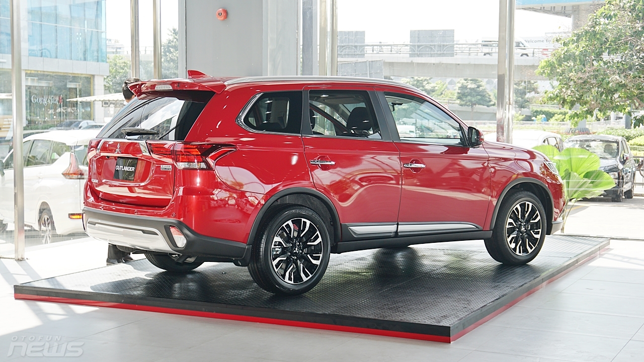 Mitsubishi Outlander 2020 ra mắt tại Việt nam với giá 825 triệu đồng mitsubishi outlander 2020 ra mat tai viet nam voi gia 825 trieu dong