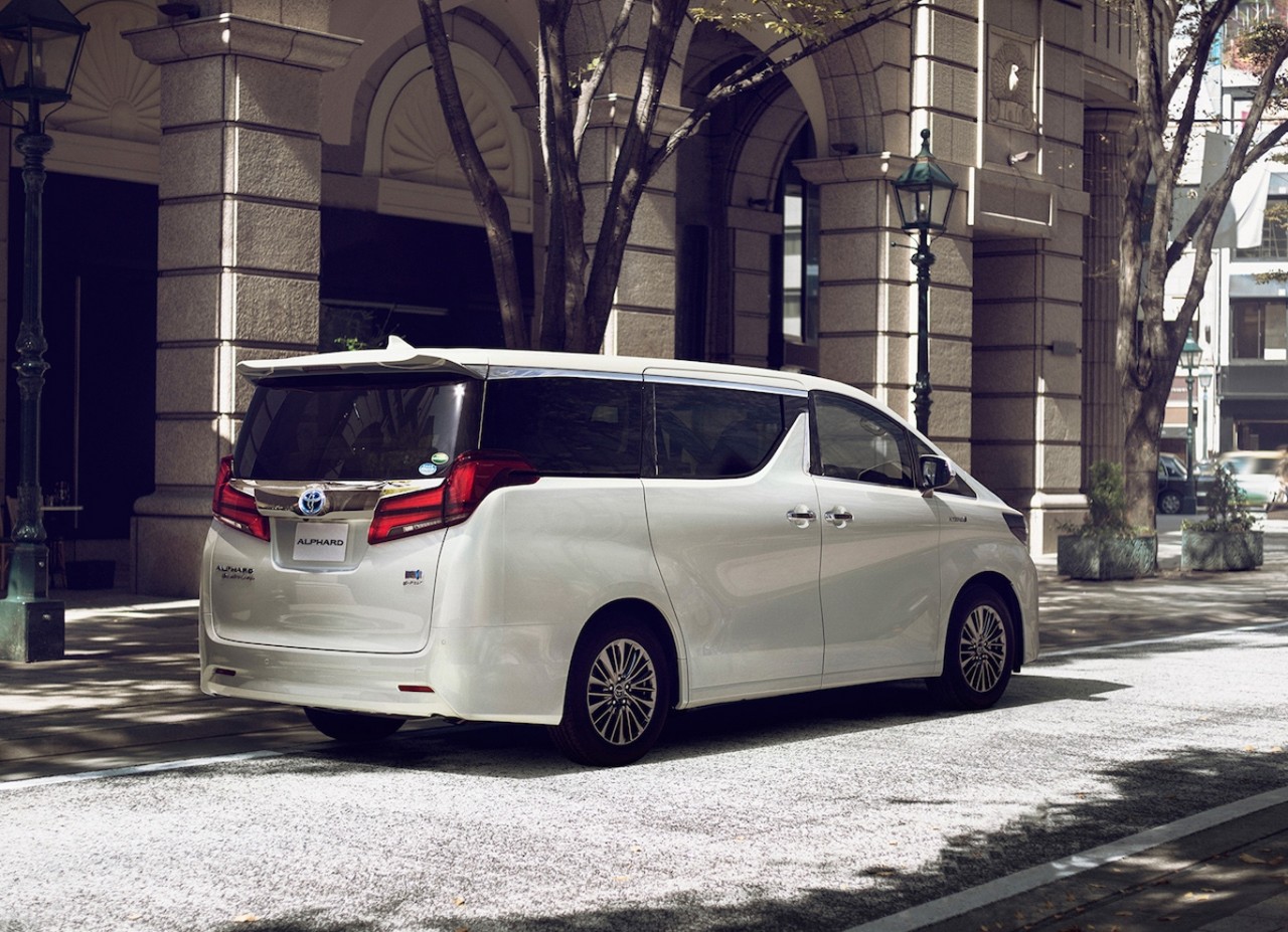 Triệu hồi 24 xe Toyota Alphard tại Việt Nam do lỗi dây đai an toàn trieu hoi 24 xe toyota alphard tai viet nam do loi day dai an toan