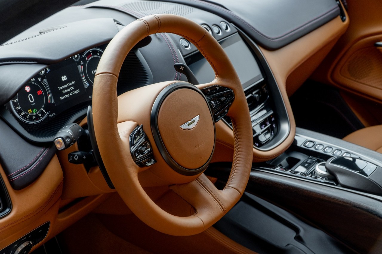 Aston Martin DBX chính hãng có mặt tại Việt Nam Aston Martin DBX chính hãng có mặt tại Việt Nam