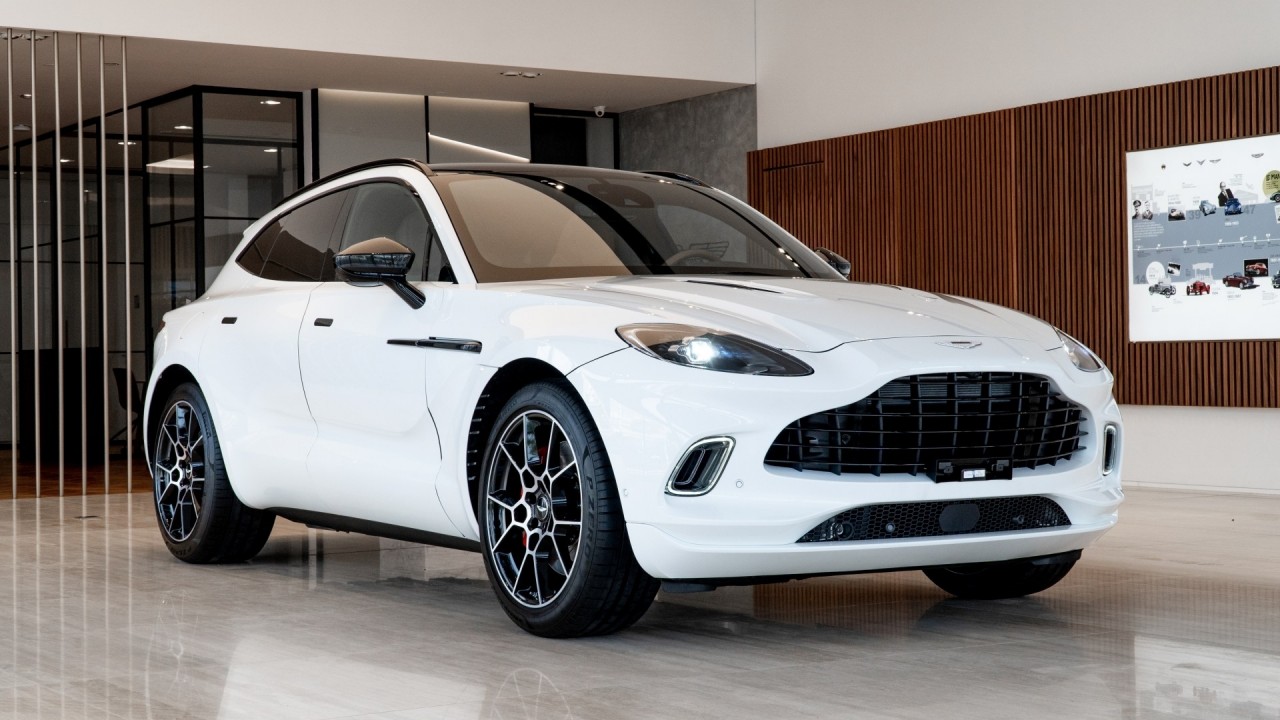 Aston Martin DBX chính hãng có mặt tại Việt Nam