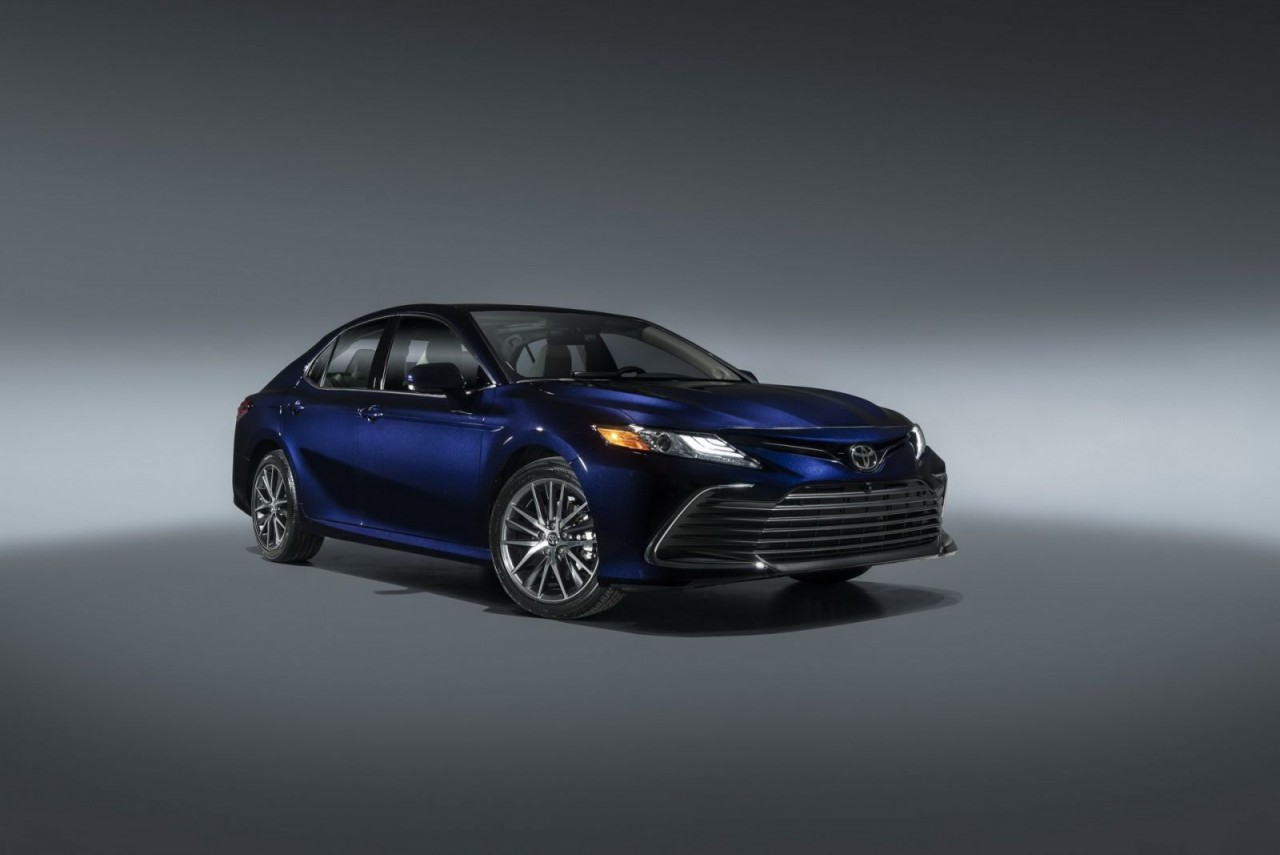 Toyota Camry 2021 ra mắt tại Nhật Bản