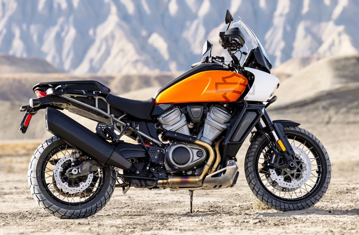 Harley-Davidson giới thiệu bộ đôi Adventure đầu tiên Harley-Davidson giới thiệu bộ đôi Adventure đầu tiên