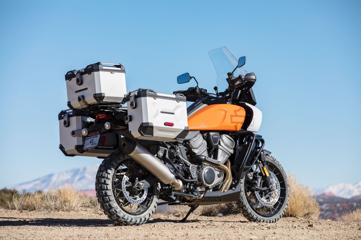 Harley-Davidson giới thiệu bộ đôi Adventure đầu tiên Harley-Davidson giới thiệu bộ đôi Adventure đầu tiên