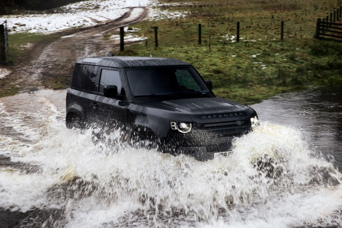 Land Rover trình làng Defender V8 2022 mạnh 518 mã lực Land Rover trình làng Defender V8 2022 mạnh 518 mã lực