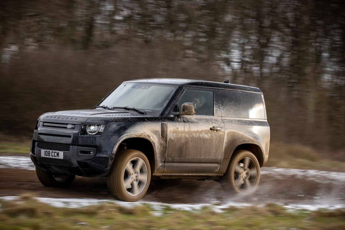 Land Rover trình làng Defender V8 2022 mạnh 518 mã lực Land Rover trình làng Defender V8 2022 mạnh 518 mã lực