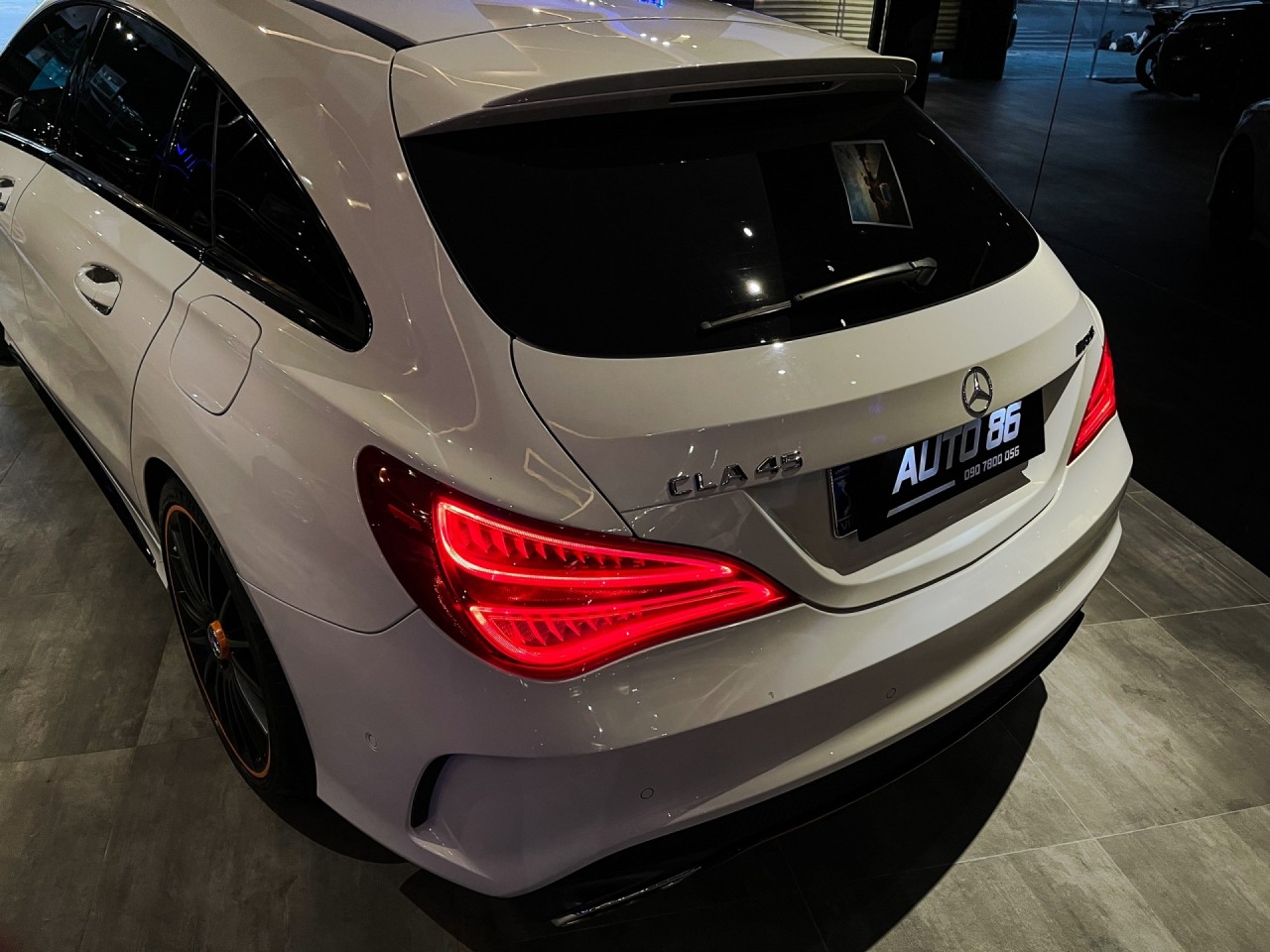 'Hàng độc' Mercedes Benz CLA 45 AMG Shooting Brake lên sàn với giá 1,7 tỷ đồng