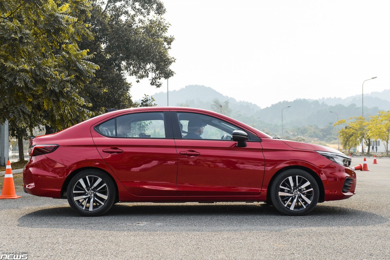 So sánh Toyota Vios GR-S và Honda City RS So sánh Toyota Vios GR S và Honda City RS