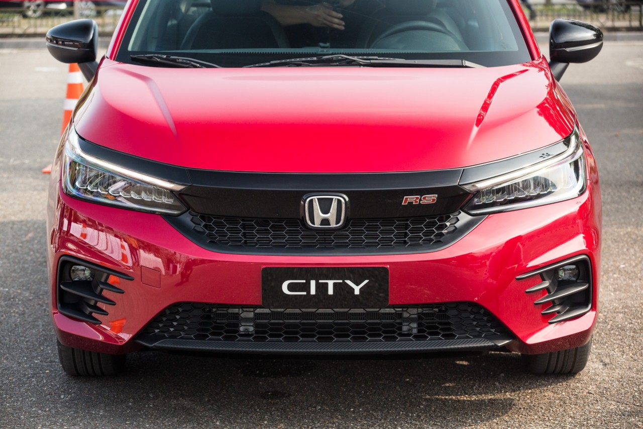 So sánh Toyota Vios GR-S và Honda City RS So sánh Toyota Vios GR S và Honda City RS