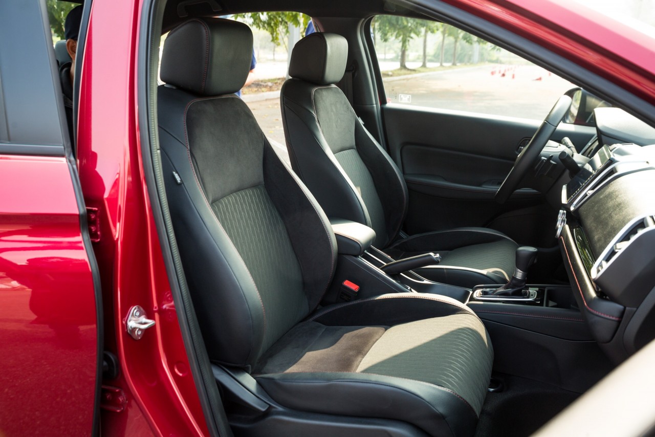So sánh Toyota Vios GR-S và Honda City RS So sánh Toyota Vios GR S và Honda City RS