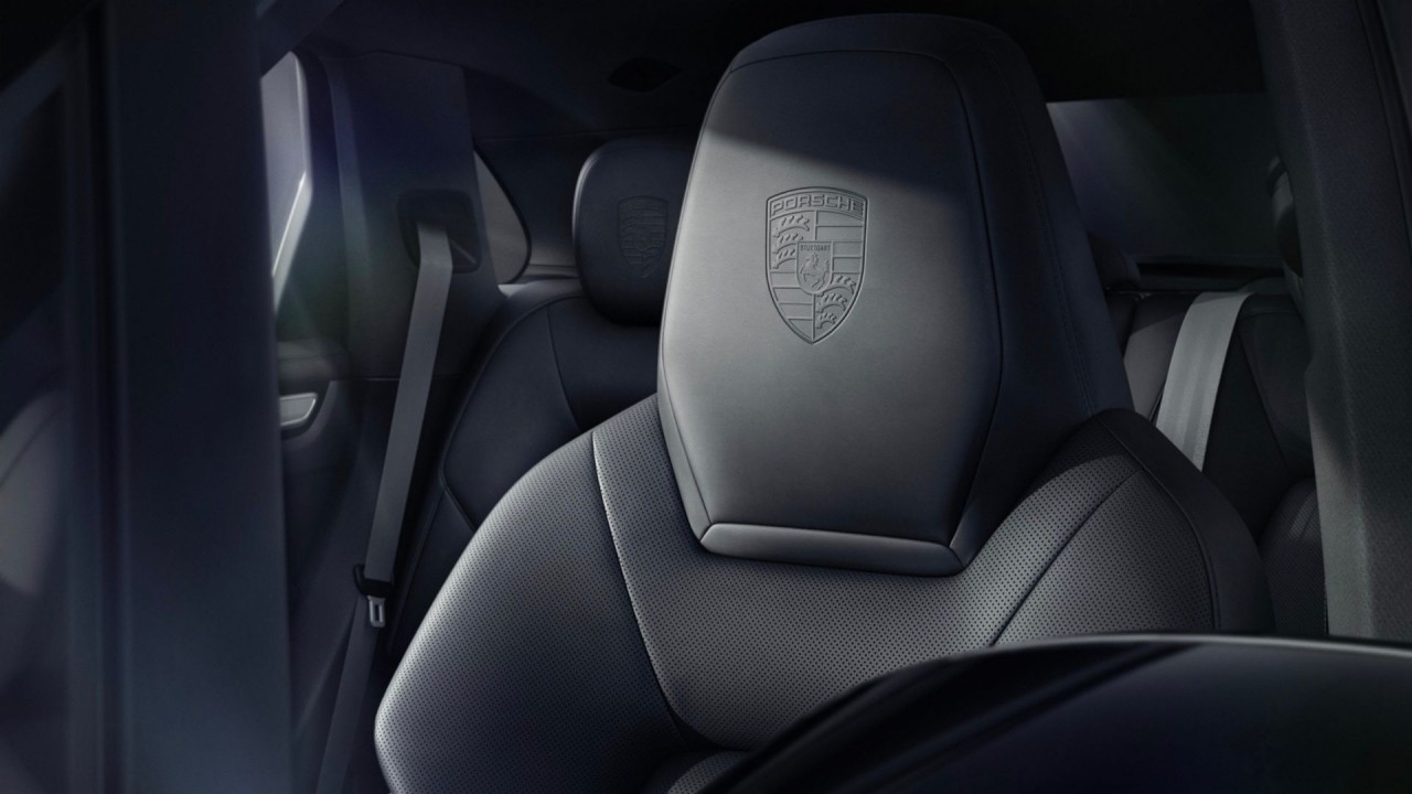 Porsche Cayenne Platinum Edition ra mắt Việt Nam, giá từ 5,16 tỷ đồng