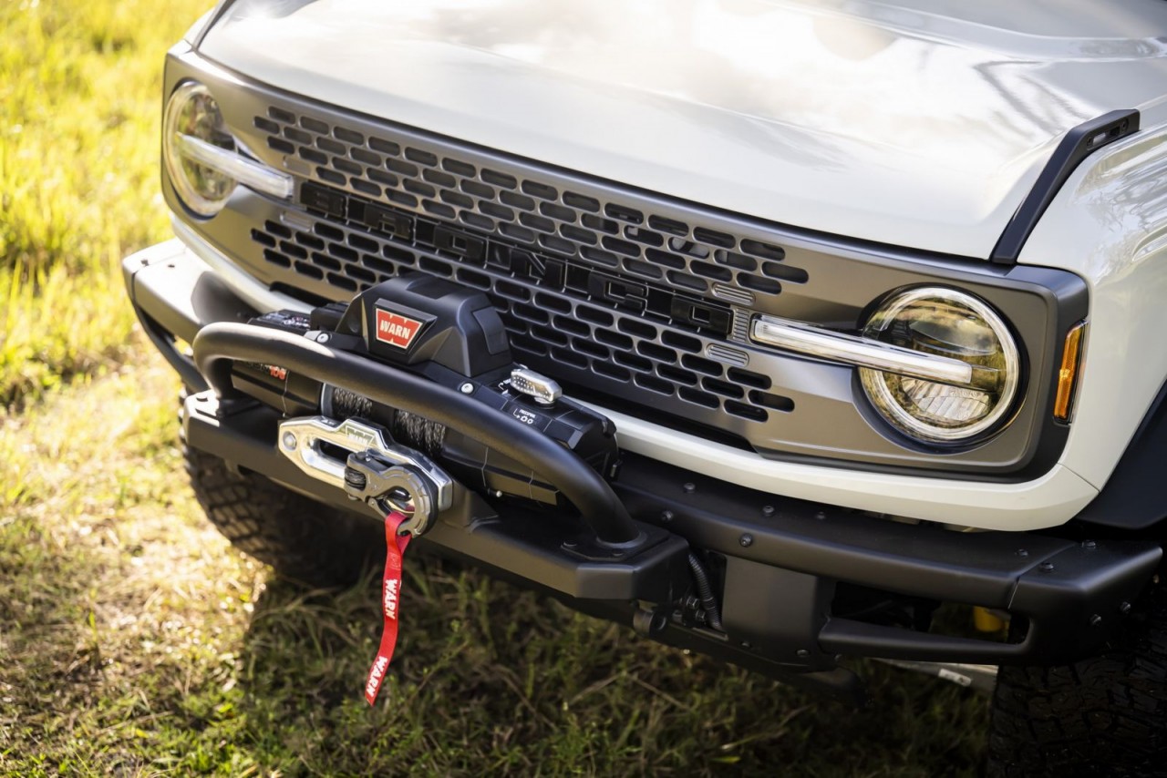Ford Bronco Everglades 2022 ra mắt, tăng thêm khả năng off-road