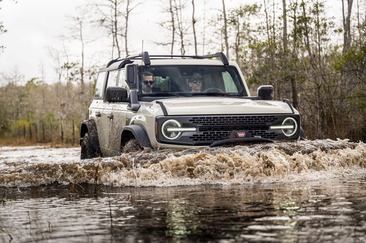 Ford Bronco Everglades 2022 ra mắt, tăng thêm khả năng off-road
