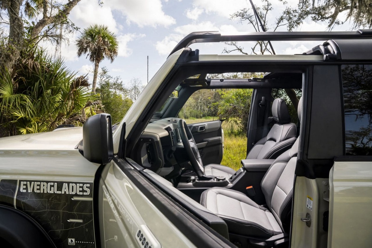 Ford Bronco Everglades 2022 ra mắt, tăng thêm khả năng off-road