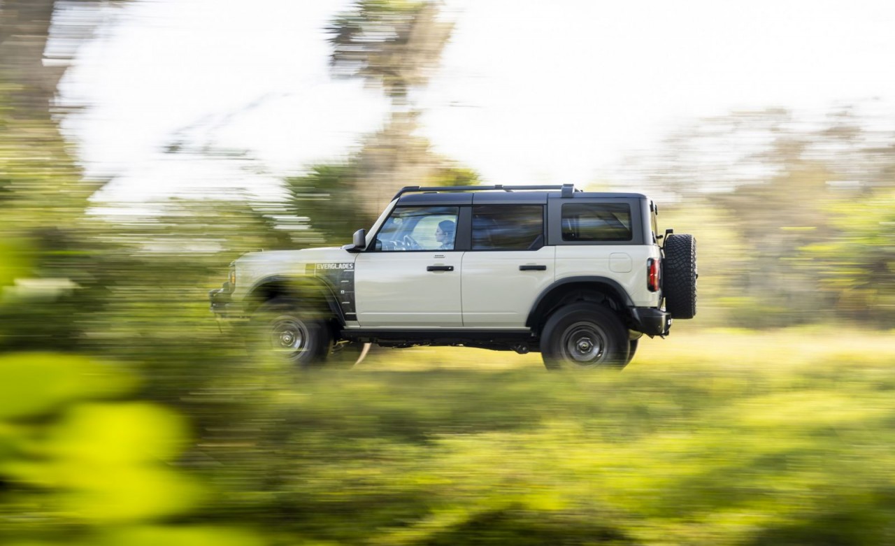 Ford Bronco Everglades 2022 ra mắt, tăng thêm khả năng off-road