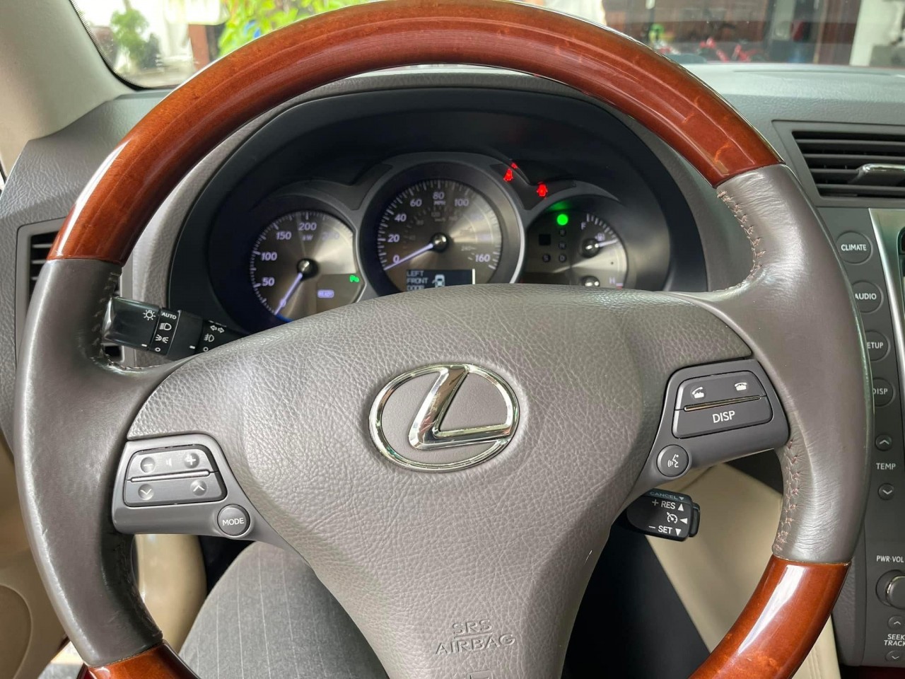 Cận cảnh Lexus GS450h 10 năm tuổi, đẹp như mới tại Việt Nam Cận cảnh Lexus GS450h 10 năm tuổi, đẹp như mới tại Việt Nam