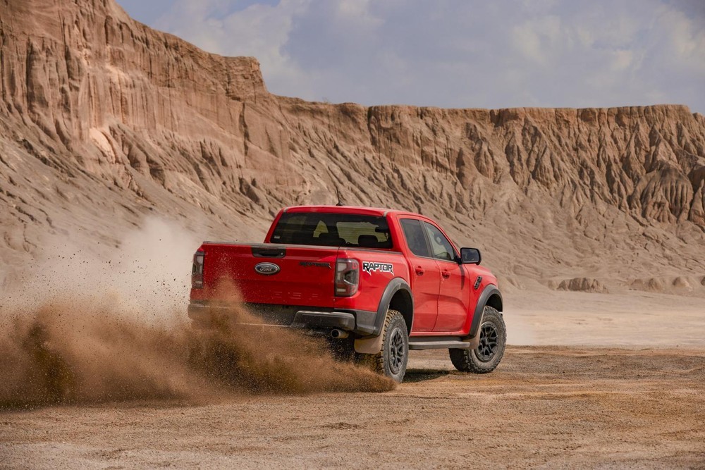 Cận cảnh Ford Ranger Raptor vừa được ra mắt Cận cảnh Ford Ranger Raptor vừa được ra mắt