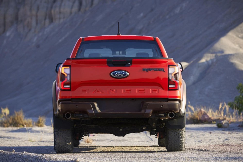 Cận cảnh Ford Ranger Raptor vừa được ra mắt Cận cảnh Ford Ranger Raptor vừa được ra mắt