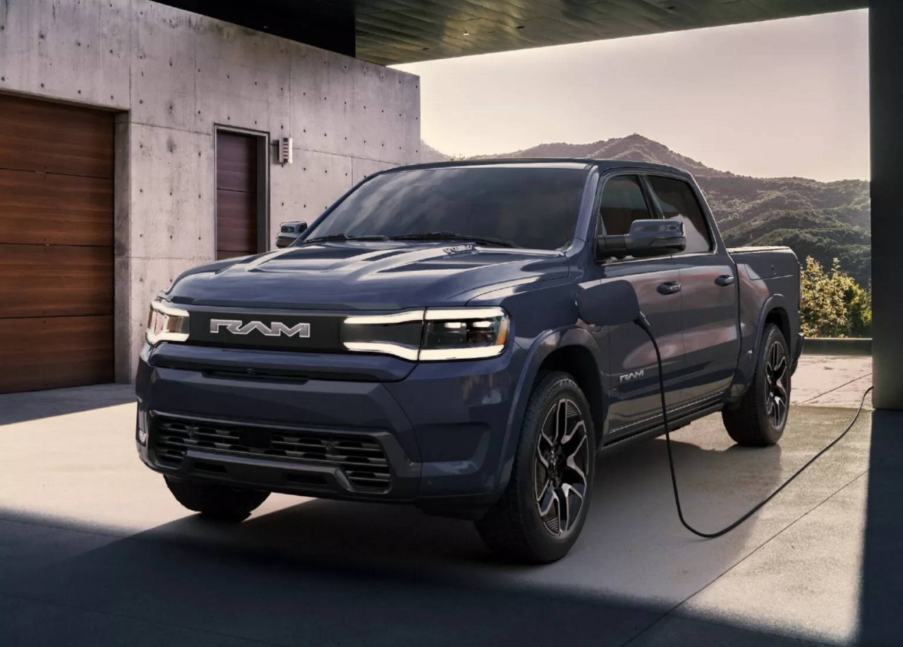 Bán tải điện Ram 1500 REV ra mắt, đối thủ mới của Ford F-150 Lightning Bán tải điện Ram 1500 REV ra mắt, đối thủ mới của Ford F-150 Lightning