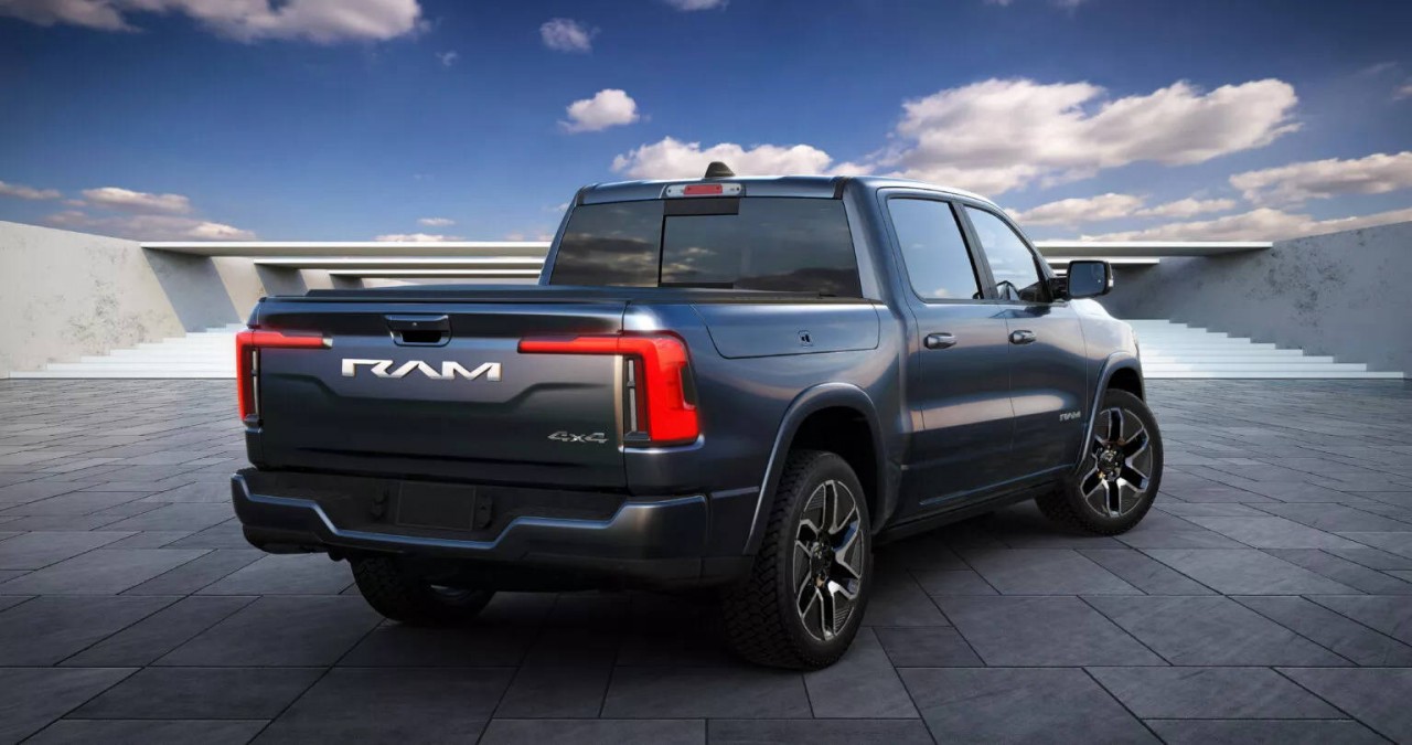 Bán tải điện Ram 1500 REV ra mắt, đối thủ mới của Ford F-150 Lightning Bán tải điện Ram 1500 REV ra mắt, đối thủ mới của Ford F-150 Lightning