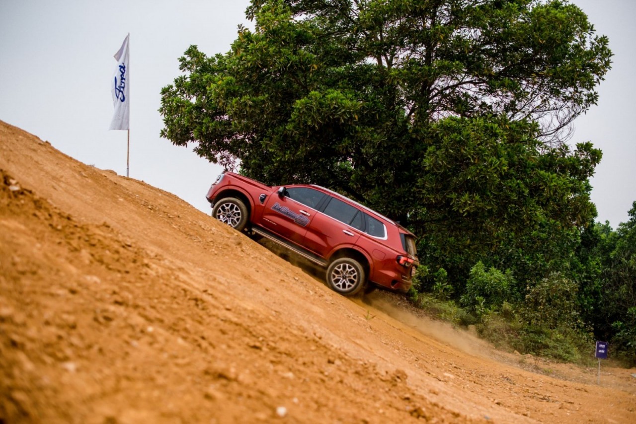 Ford Việt Nam khởi động chương trình kỹ năng lái xe đường địa hình