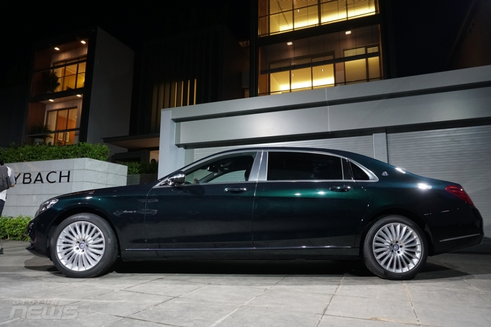 bo doi mercedes maybach s 400 va s 500 chinh thuc xuat tran